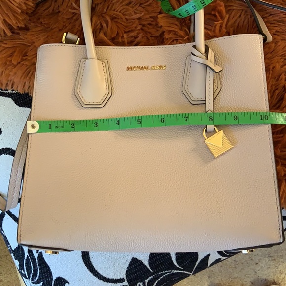 Michael Kors Handbag - Picture 8 of 9
